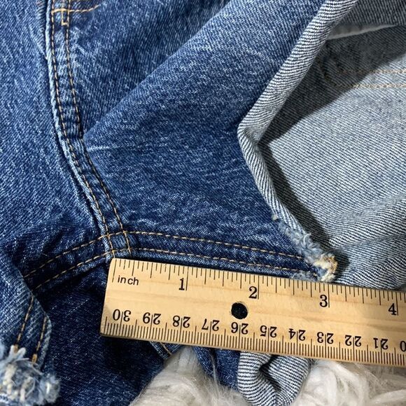 GAP Cheeky short sky high button fly pockets raw hem light distress women’s sz 8 - Picture 4 of 9